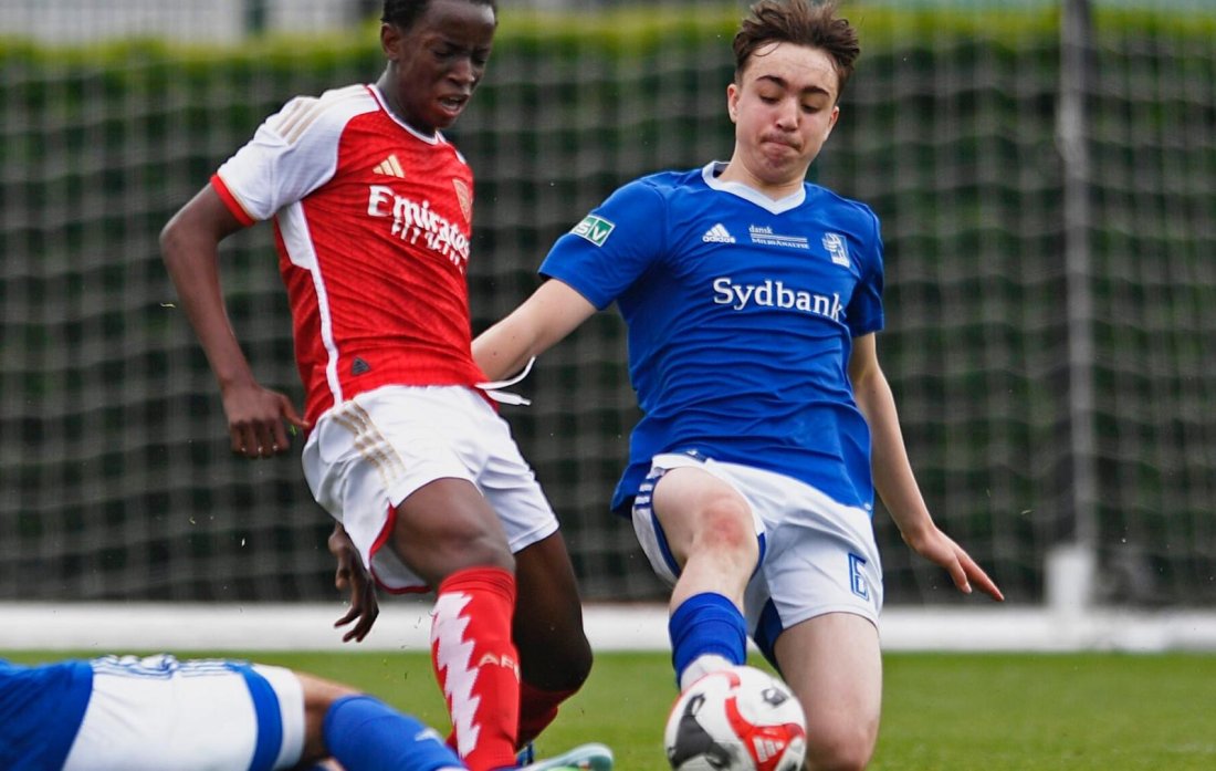Eron Isufi i aksjon mot Arsenal.