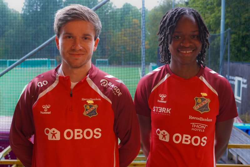 Sander Amble Haugen og Joshualyn Reeves viser stolt frem GoldenChild-logoen i hele september. Foto: Lyn